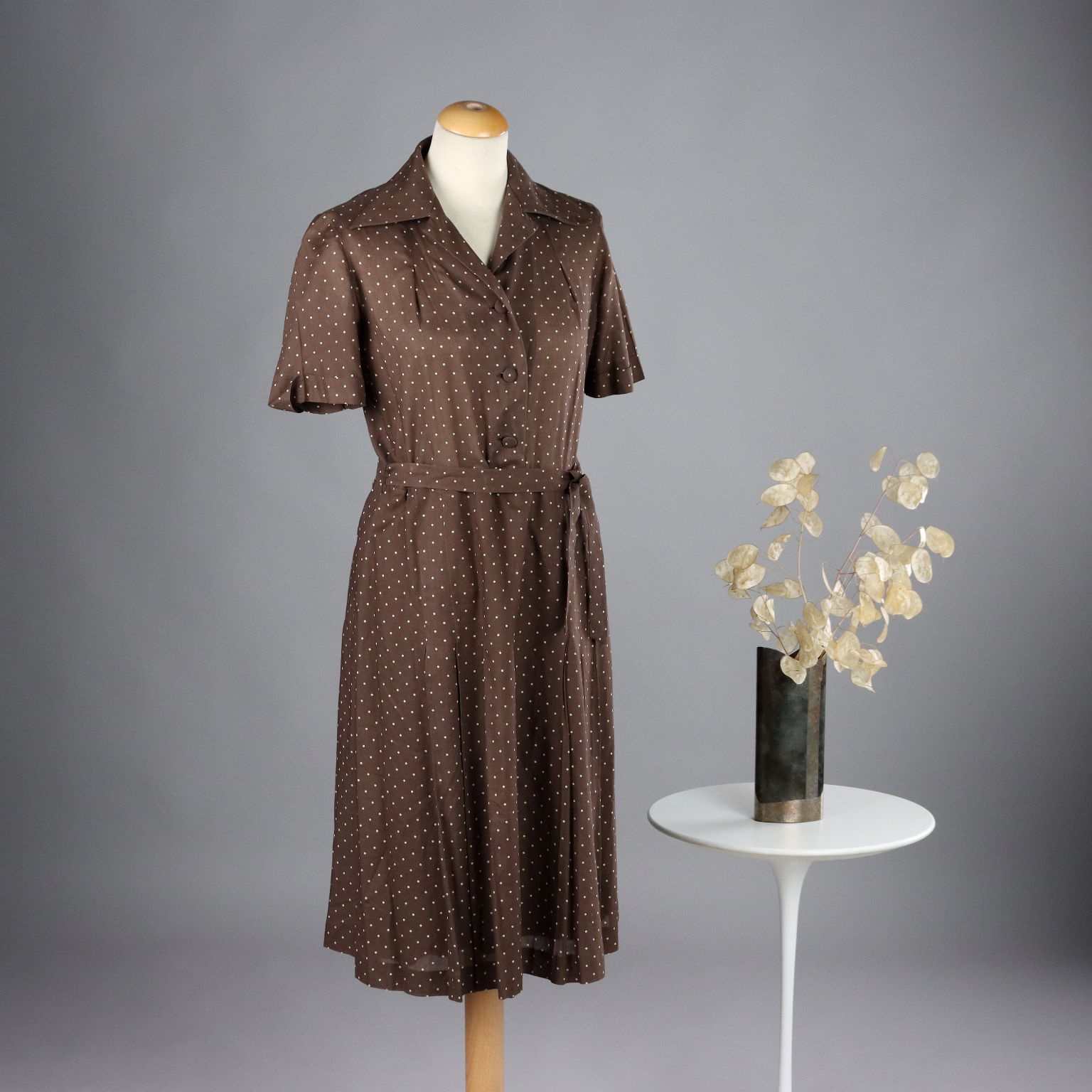 Vintage Dress Size 10 from the 1960s Brown Cotton Cloth Pois