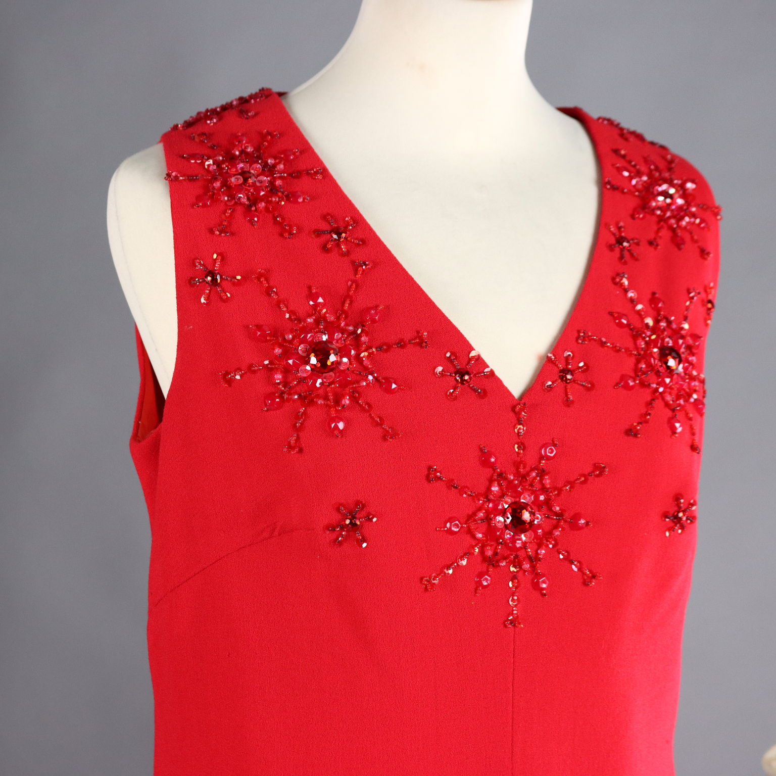 Rosso fragola abbigliamento hotsell