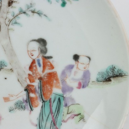Soucoupe en porcelaine