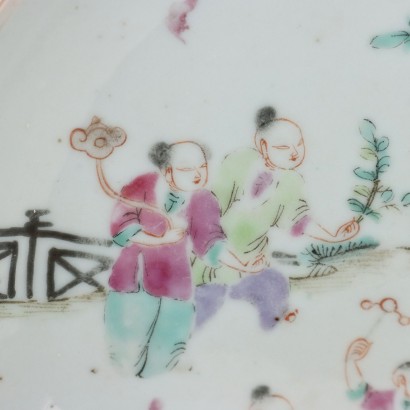 Soucoupe en porcelaine