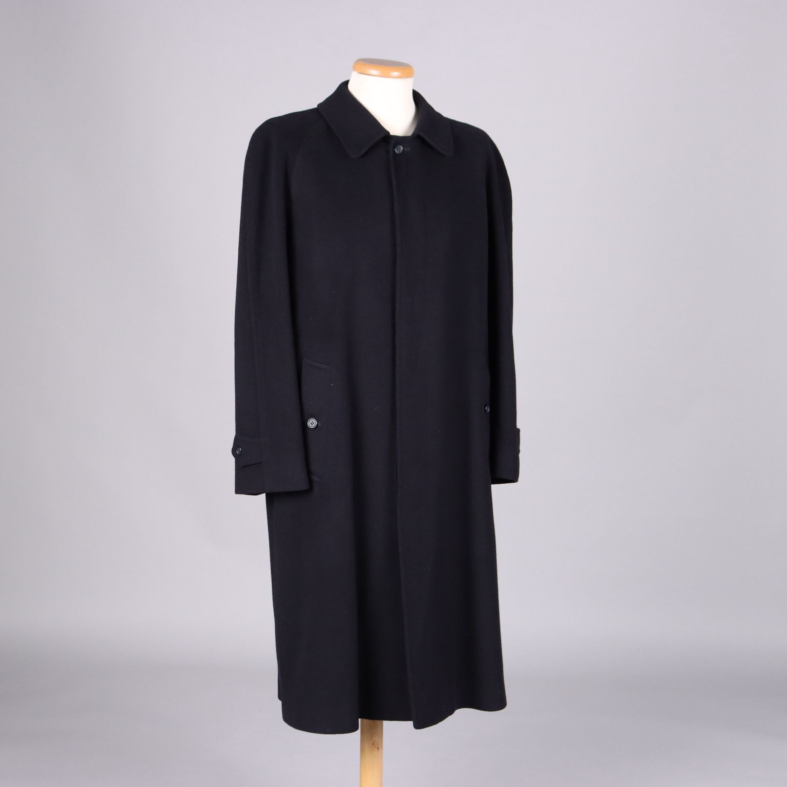 Vintage Burberrys Men s Coat Size 42 1990s Night Blue Cashmere
