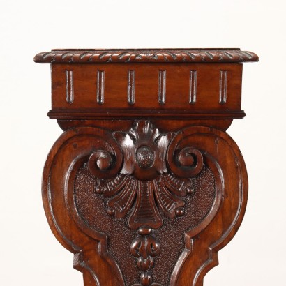 Neo-baroque stool