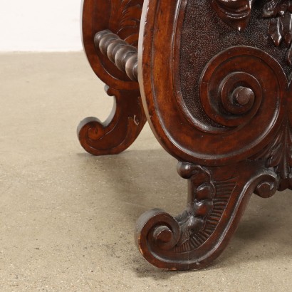 Neo-baroque stool