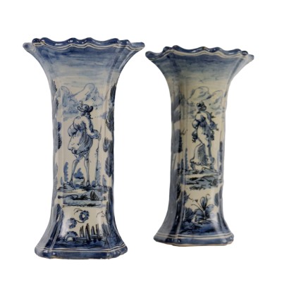 Coppia di Vasi in Maiolica di Savona