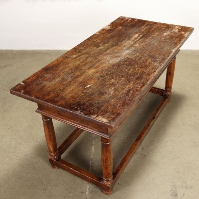 Tisch aus Kastanienholz