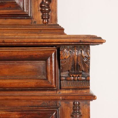 Doppelkorpus-Sideboard im Neorenaissance-Stil