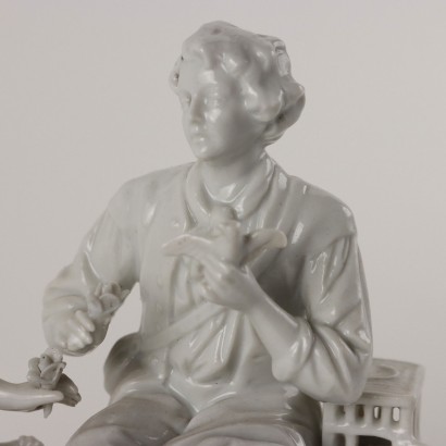 Statuina in Porcellana Bianca di Rudolst