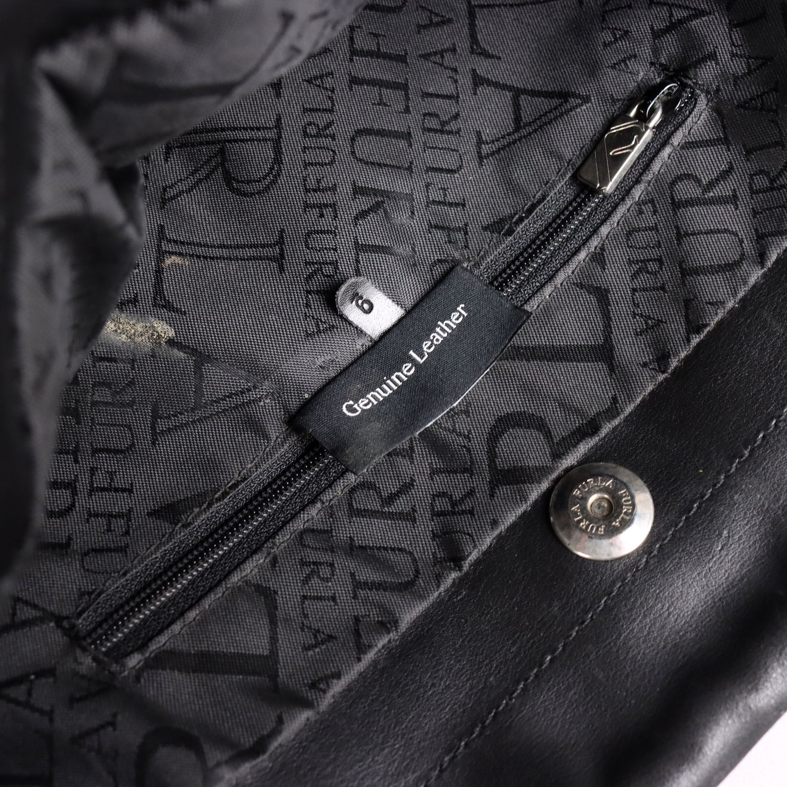 Pelle furla shop