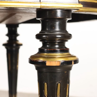 Couchtisch im Napoleon-III-Stil, Schreibtischtisch im Napoleon-III-Stil