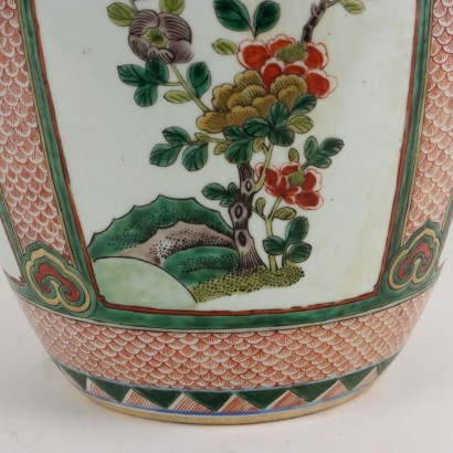 Porcelain vase painted with Wu enamels