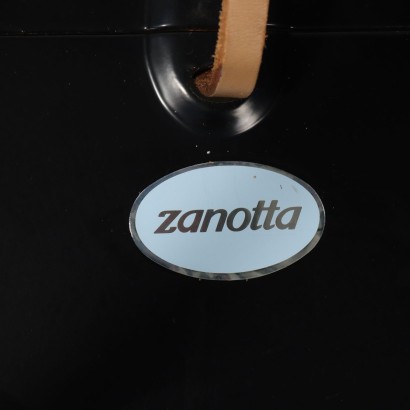 Table basse Serafino pour Zanotta datant des années 90