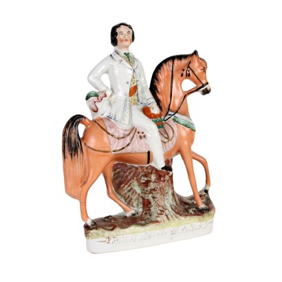 Statue en porcelaine du Staffordshire
