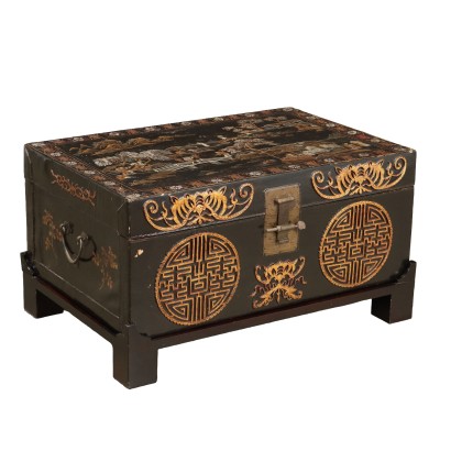 Antique Chinese Trunk Painted and Lacquered Leather '900