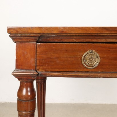 Bureau néoclassique pour le centre