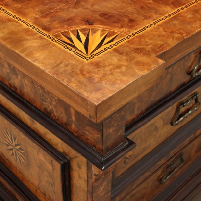 Style chest of drawers