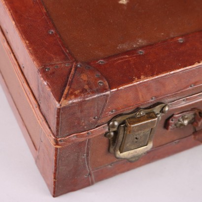 Vintage suitcase from the early 1900s