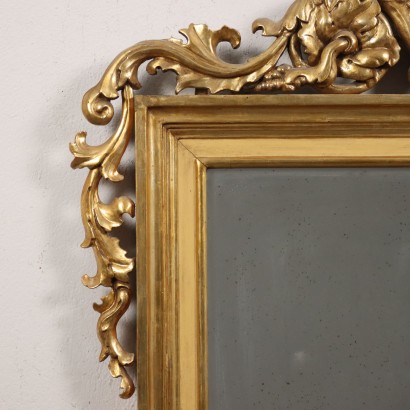 Miroir sculpté et doré