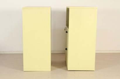 par de muebles, cajones, barnizado en metal, buen estado, señales de desgaste