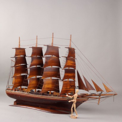 Großes Segelschiff aus Holz