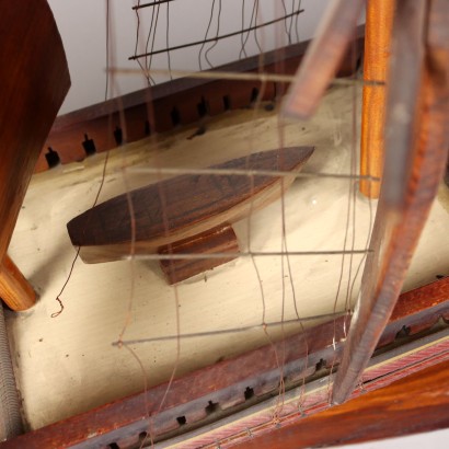 Großes Segelschiff aus Holz
