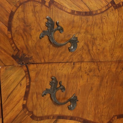 STYLE FLOOR TABLE,Urn Floor Table