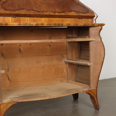STYLE FLOOR TABLE,Urn Floor Table