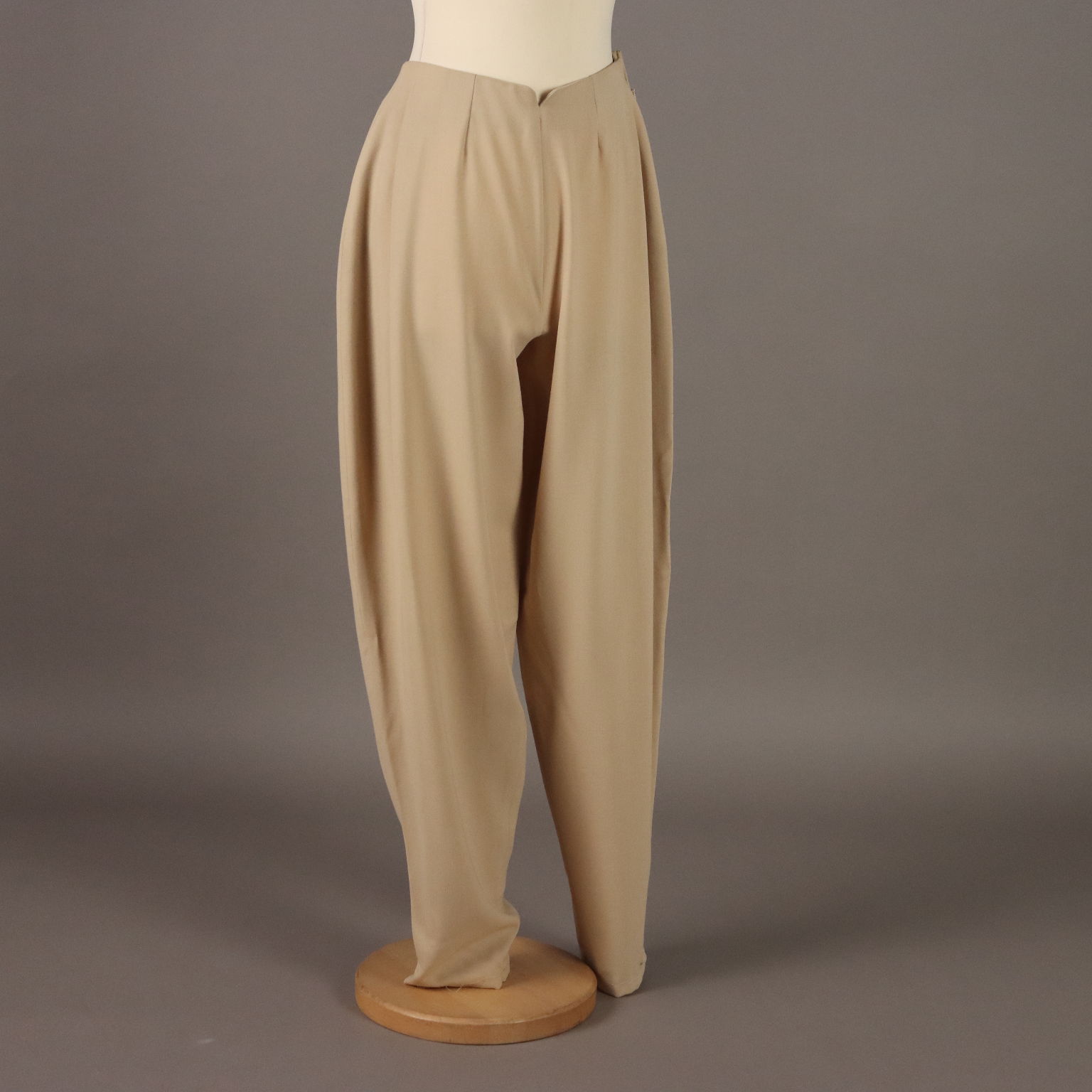 80s〜90s \"Giorgio Armani\" wide trousers 1980s Giorgio Armani Dress Pants Extra Small/Small | Bohème