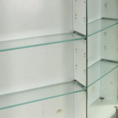 Dos gabinetes de baño vintage