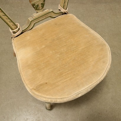 Coppia di sedie in stile neoclassico
