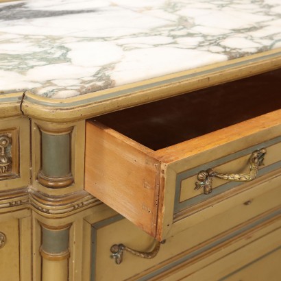 Dresser with mirror in style