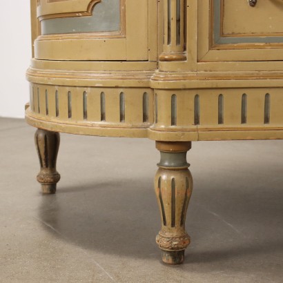 Dresser with mirror in style