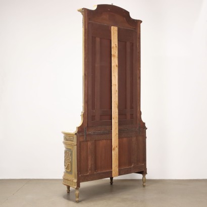 Dresser with mirror in style