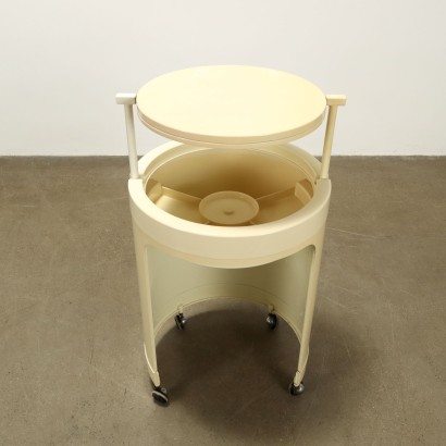 'Metamorphic' dressing table p
