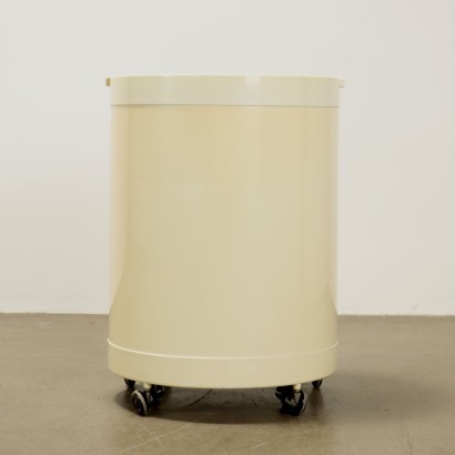 'Metamorphic' dressing table p