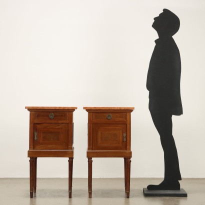 Paire de tables de chevet, Paire de tables de chevet de style néoclassique