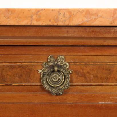 Paire de tables de chevet, Paire de tables de chevet de style néoclassique