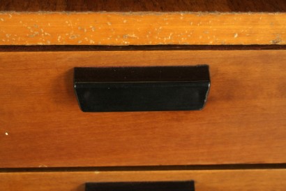 Scrivania Anonima Castelli, legno impiallacciato teak, metallo verniciato, buone condizioni, piccoli segni di usura