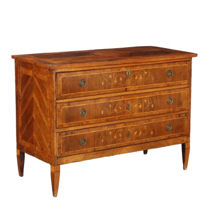 Neoclassical chest of drawers