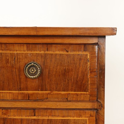 Neoclassical chest of drawers