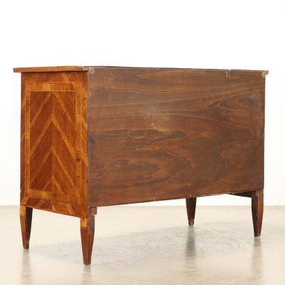 Neoclassical chest of drawers