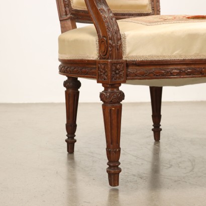 POLTRONCINA (tessuto ricamato),Poltroncina in Faggio tinto Noce