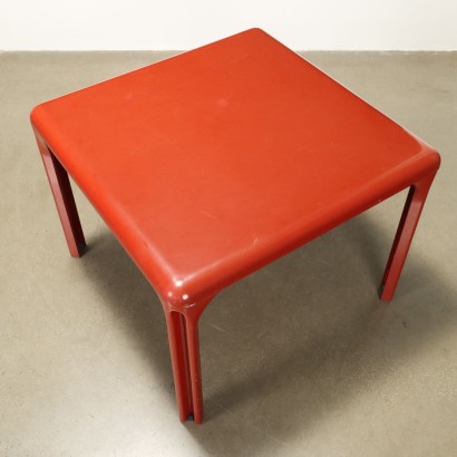 Table 'Stadio 100' par,Vico Magistretti,Vico Magistretti,Vico Magistretti