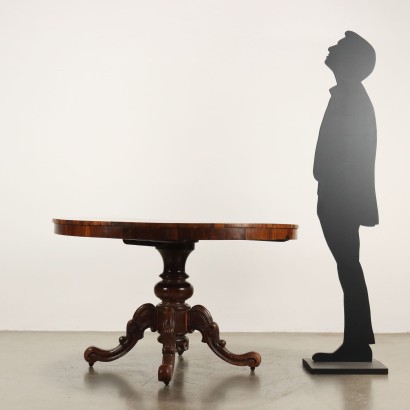 TABLE VICTORIENNE