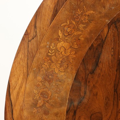 TABLE VICTORIENNE
