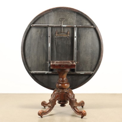 TABLE VICTORIENNE