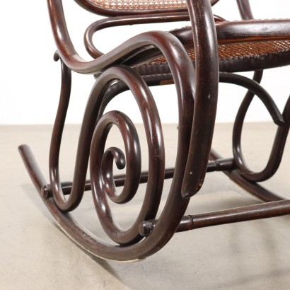 Sedia dondolo tipo Thonet,Sedia a Dondolo Tipo Thonet