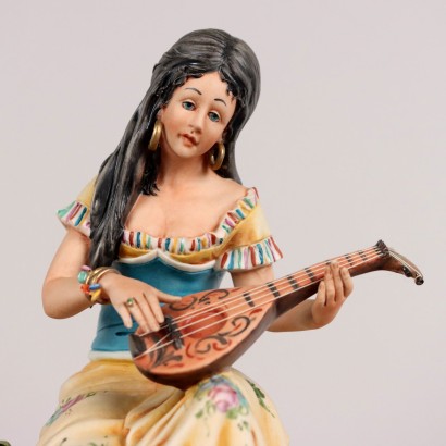 Giovane Donna con Mandolino Corti Capodi
