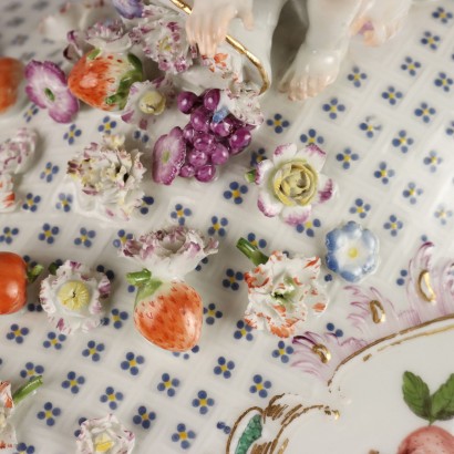 Soup Tureen with Plate in Porcelain Manifa
