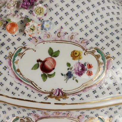 Soup Tureen with Plate in Porcelain Manifa