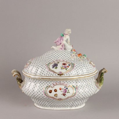 Soup Tureen with Plate in Porcelain Manifa